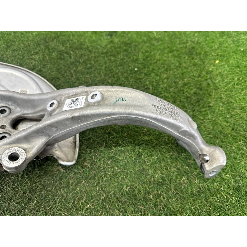Поворотный кулак (подвеска) AUDI A4 B9 2017 2.0 TFSI 8W0407254F
