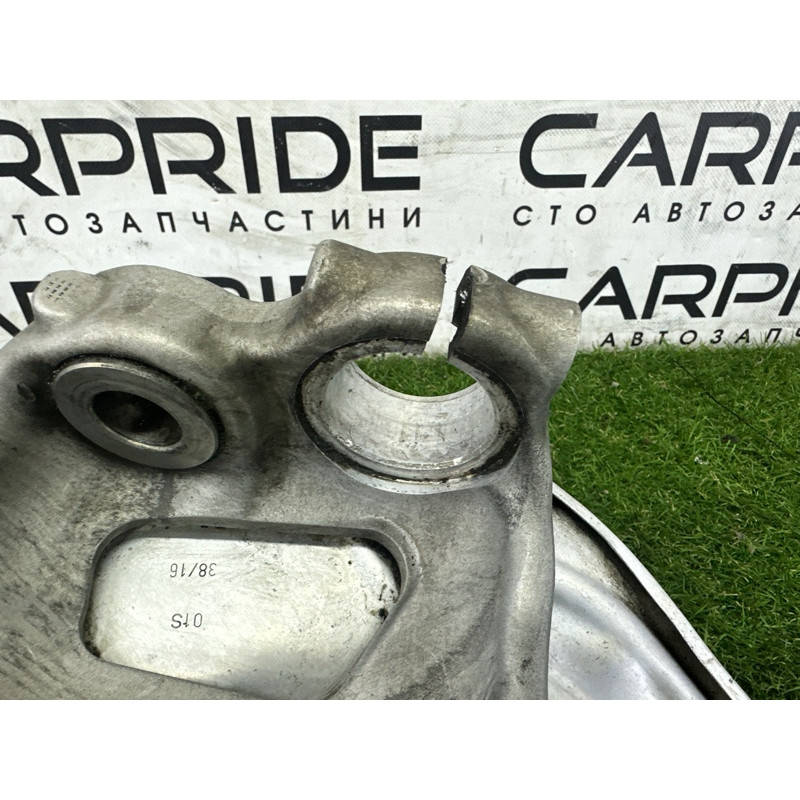 Поворотный кулак (подвеска) AUDI A4 B9 2017 2.0 TFSI 8W0407254F