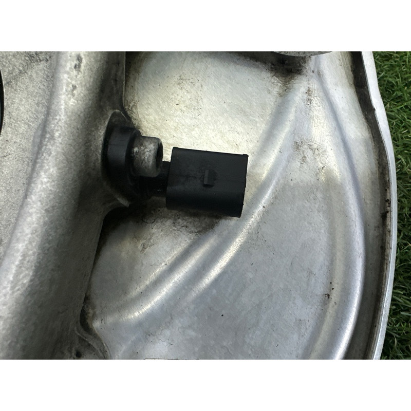 Поворотный кулак (подвеска) AUDI A4 B9 2017 2.0 TFSI 8W0407254F