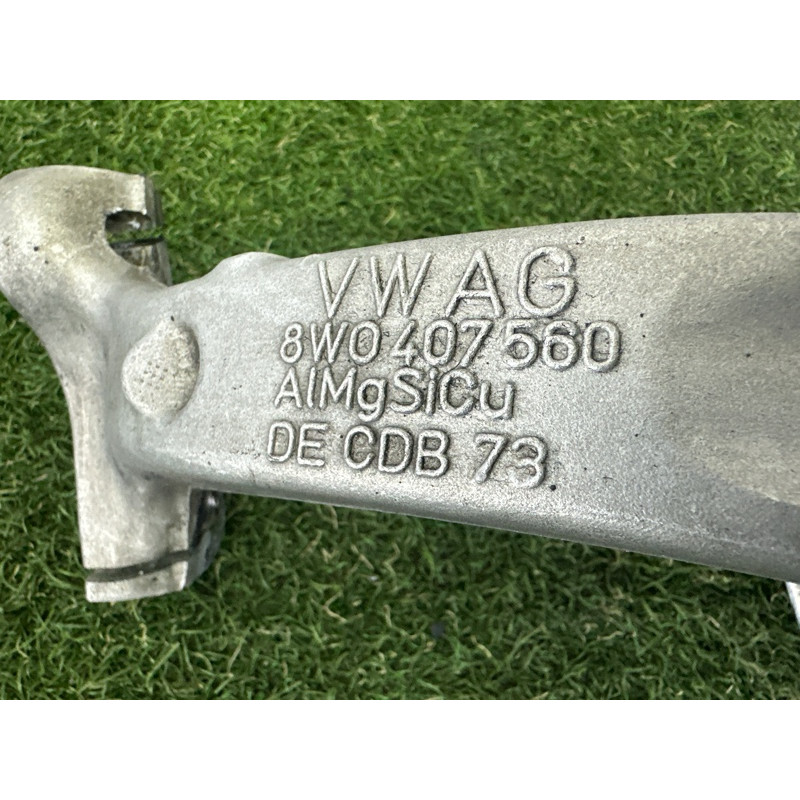 Поворотный кулак (подвеска) AUDI A4 B9 2017 2.0 TFSI 8W0407254F