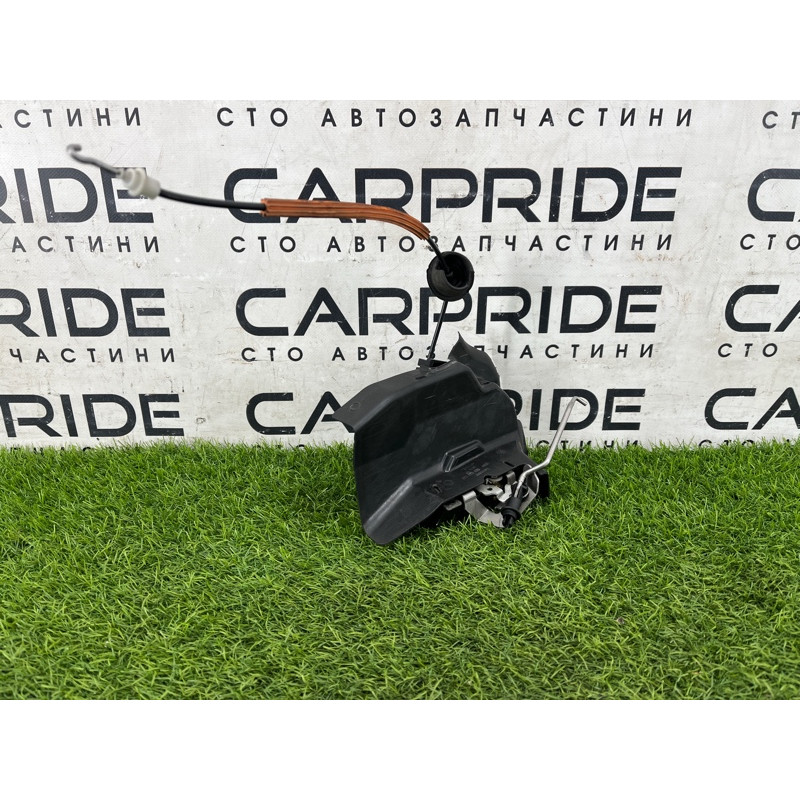 Замок двери (кузов и элементы) AUDI A4 B6 2.4BDV 8E0839015C