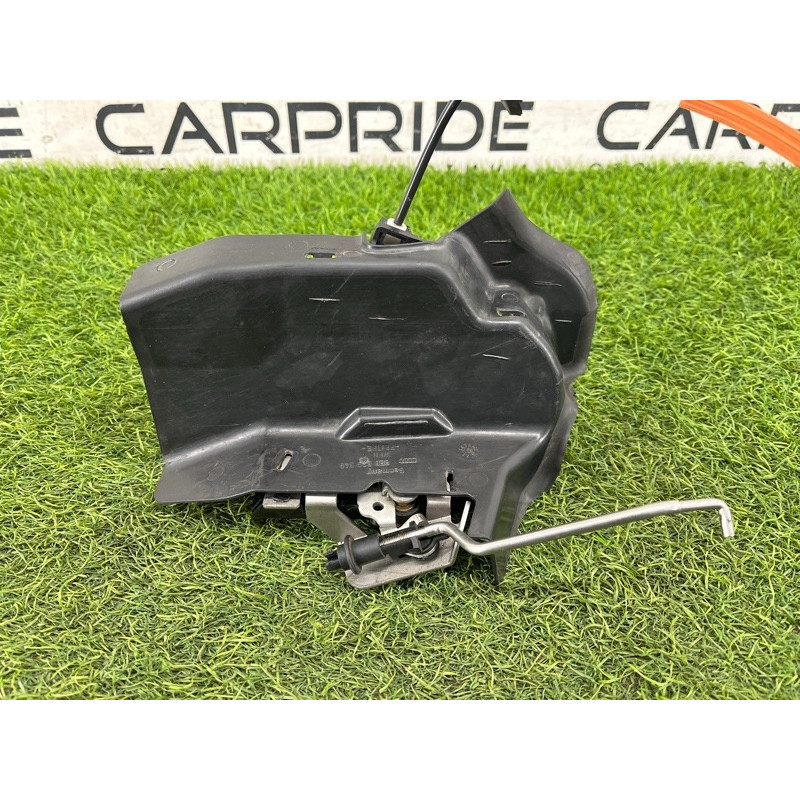 Замок двери (кузов и элементы) AUDI A4 B6 2.4BDV 8E0839015C