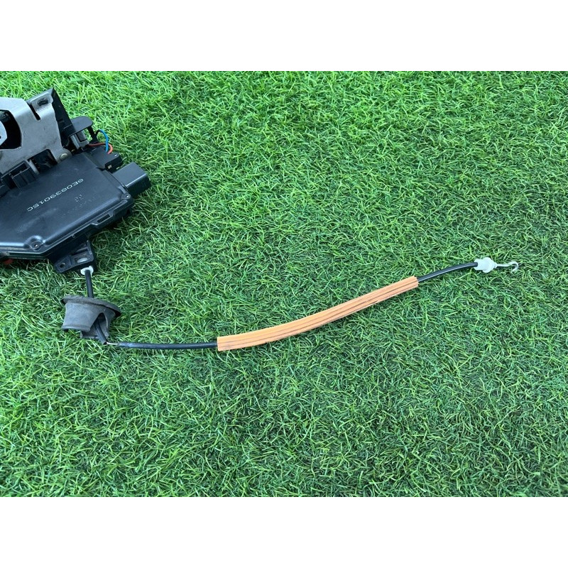 Замок двери (кузов и элементы) AUDI A4 B6 2.4BDV 8E0839015C