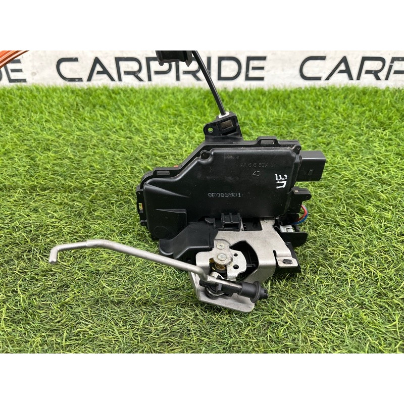 Замок двери (кузов и элементы) AUDI A4 B6 2.4BDV 8E0839016C