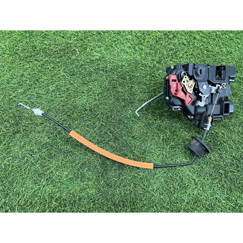 Замок двери (кузов и элементы) AUDI A4 B6 2.4BDV 8E0839016C