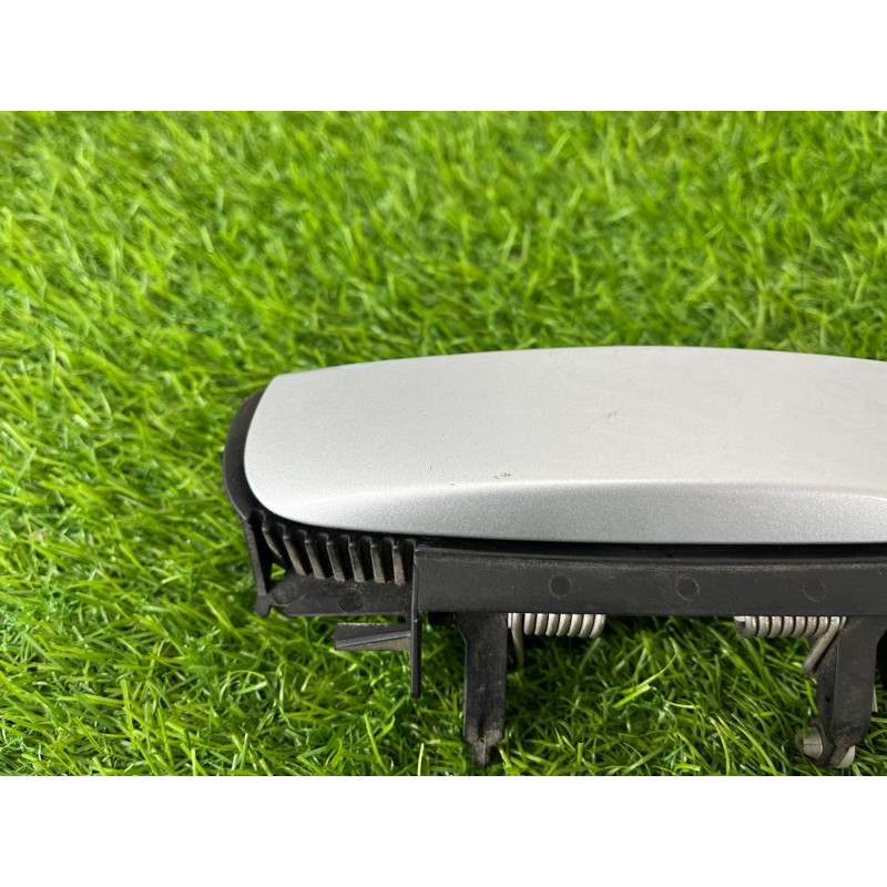 Ручка двери внешняя (кузов и элементы) AUDI A4 B6 2.4BDV 8E0839207