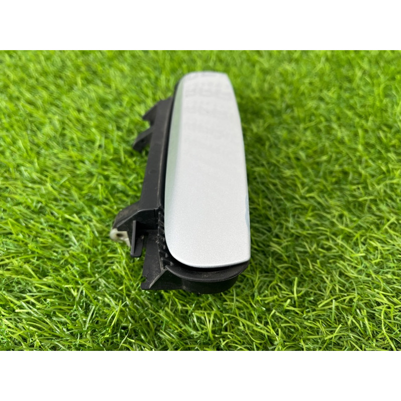 Ручка двери внешняя (кузов и элементы) AUDI A4 B6 2.4BDV 8E0839207