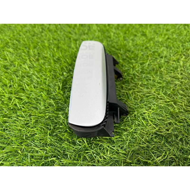 Ручка двери внешняя (кузов и элементы) AUDI A4 B6 2.4BDV 8E0839207