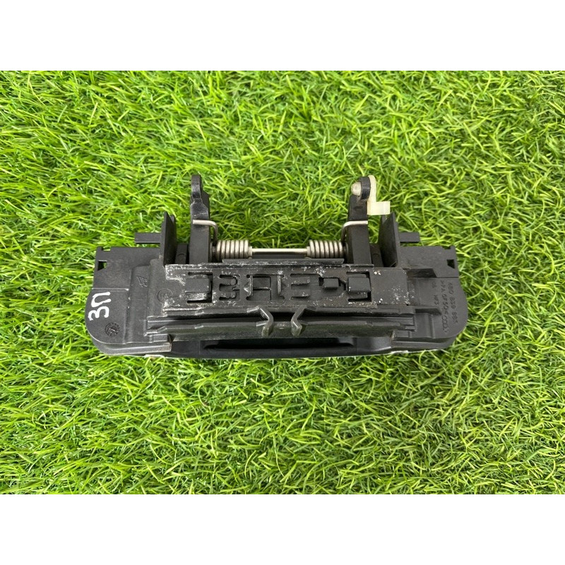 Ручка двери внешняя (кузов и элементы) AUDI A4 B6 2.4BDV 8E0839207