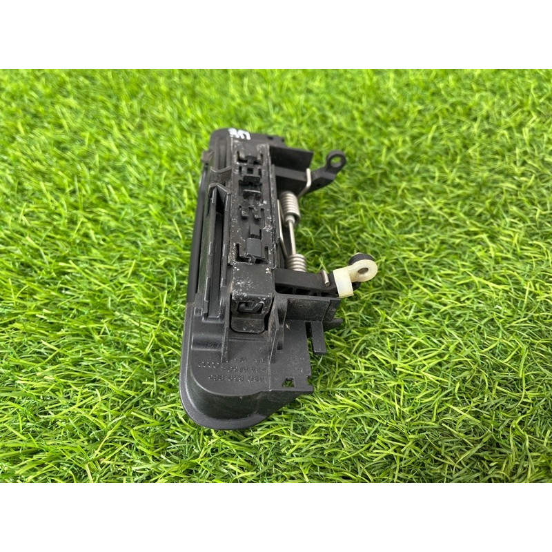Ручка двери внешняя (кузов и элементы) AUDI A4 B6 2.4BDV 8E0839207