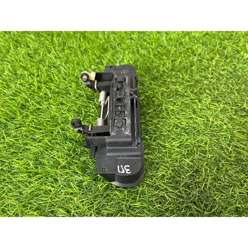 Ручка двери внешняя (кузов и элементы) AUDI A4 B6 2.4BDV 8E0839207