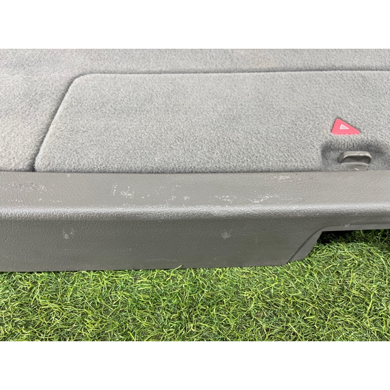 Обшивка крышки багажника (салон) AUDI A4 B6 2.4BDV 8E9867979CMRG