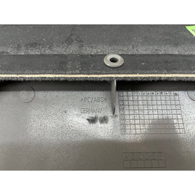 Обшивка крышки багажника (салон) AUDI A4 B6 2.4BDV 8E9867979CMRG