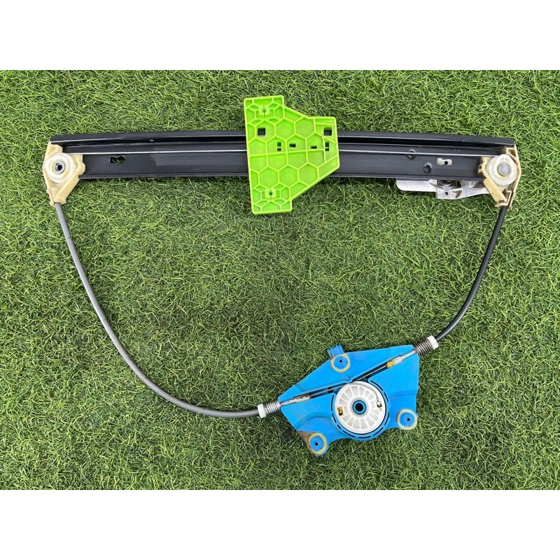 Механизм стеклоподъемника (кузов и элементы) AUDI A4 B6 2.4BDV 8E0839461C