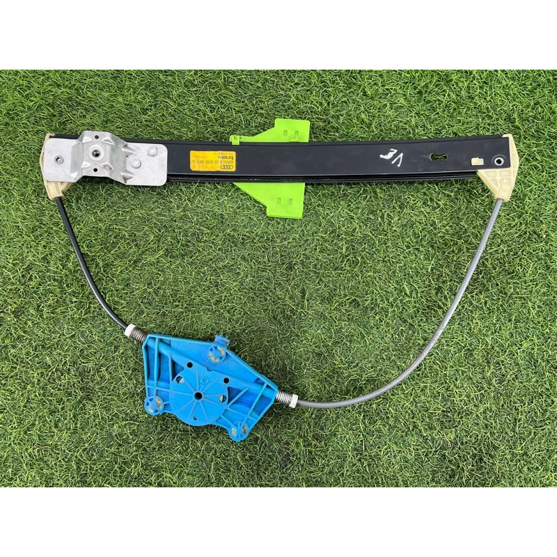 Механизм стеклоподъемника (кузов и элементы) AUDI A4 B6 2.4BDV 8E0839461C