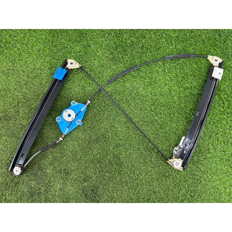 Механизм стеклоподъемника (кузов и элементы) AUDI A4 B6 2.4BDV 8E0837461C