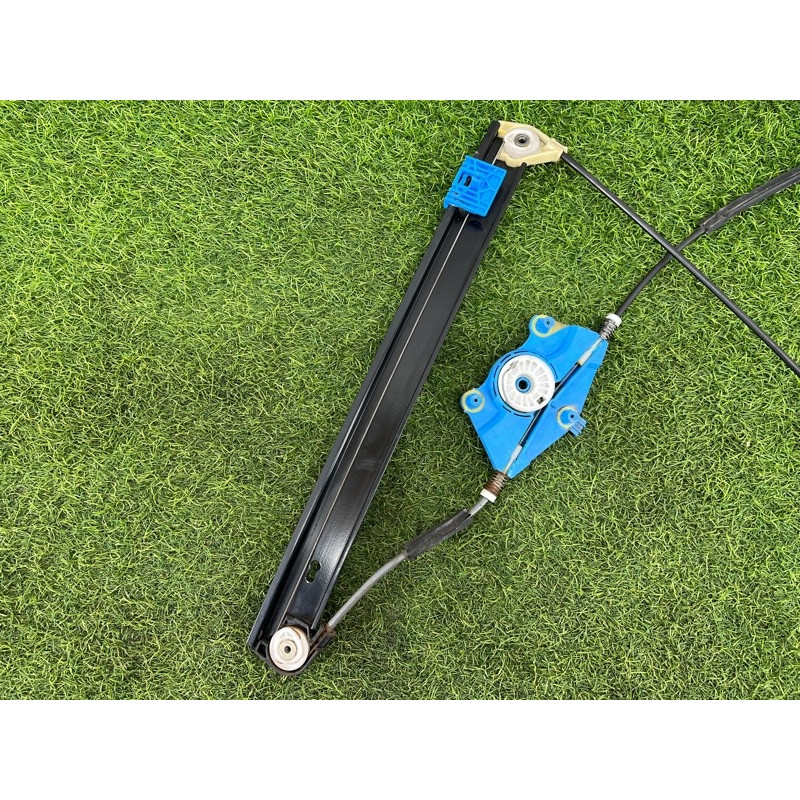 Механизм стеклоподъемника (кузов и элементы) AUDI A4 B6 2.4BDV 8E0837461C