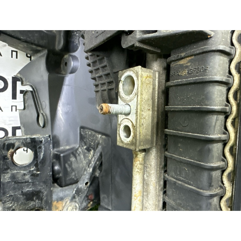 Телевизор (передняя часть кузова) (наружные элементы кузова) Jeep Grand Cherokee WK2 2014 3.0 Diesel 5156114AA