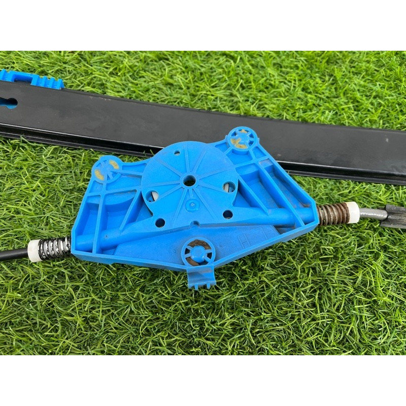 Механизм стеклоподъемника (кузов и элементы) AUDI A4 B6 2.4BDV 8E0837461C