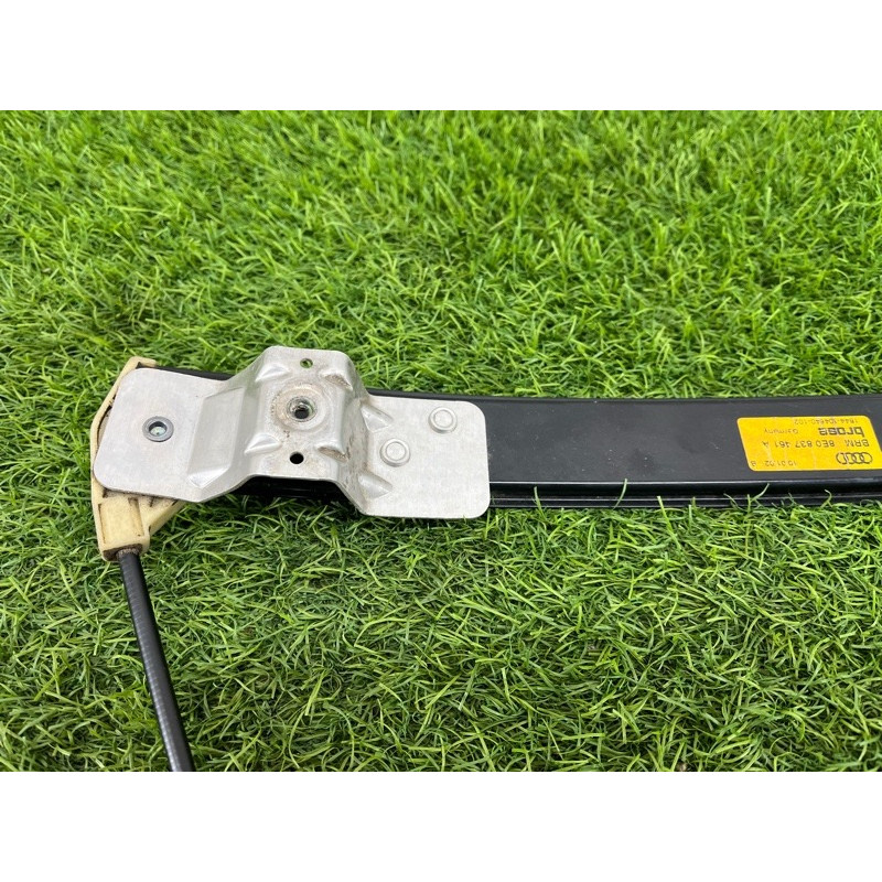 Механизм стеклоподъемника (кузов и элементы) AUDI A4 B6 2.4BDV 8E0837461C