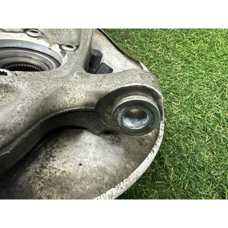 Поворотный кулак (подвеска) AUDI A4 B8 2014 2.0 TFSI 4G0407253A