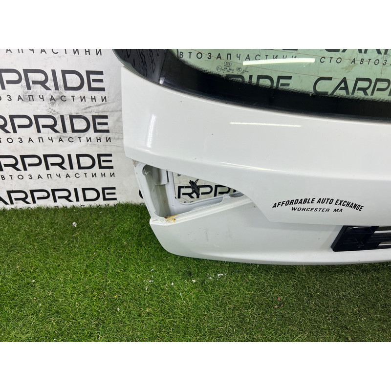 Крышка багажника (кузов и элементы) AUDI A4 B8 2013 2.0 TFSI 8K9827023