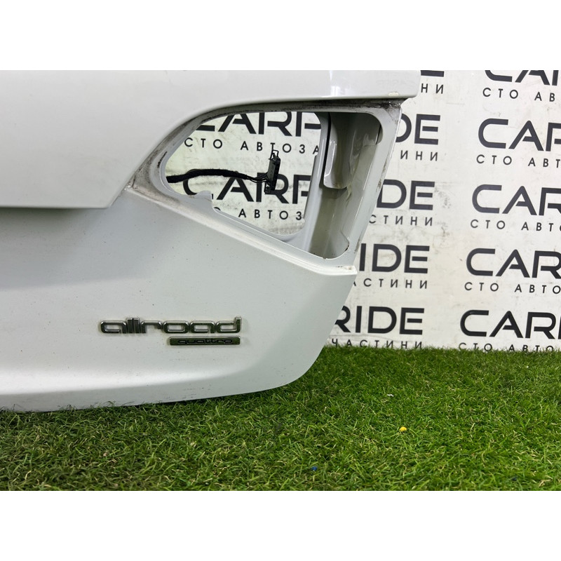 Крышка багажника (кузов и элементы) AUDI A4 B8 2013 2.0 TFSI 8K9827023