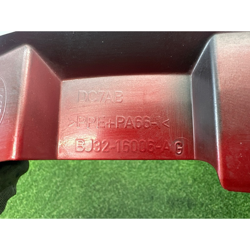 Крыло (наружные элементы кузова) LAND ROVER Range Rover Evoque L538 2016 2.0 LR066935