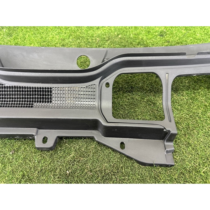 Жабо (кузов и элементы) LAND ROVER Range Rover Evoque L538 2016 2.0 LR073278