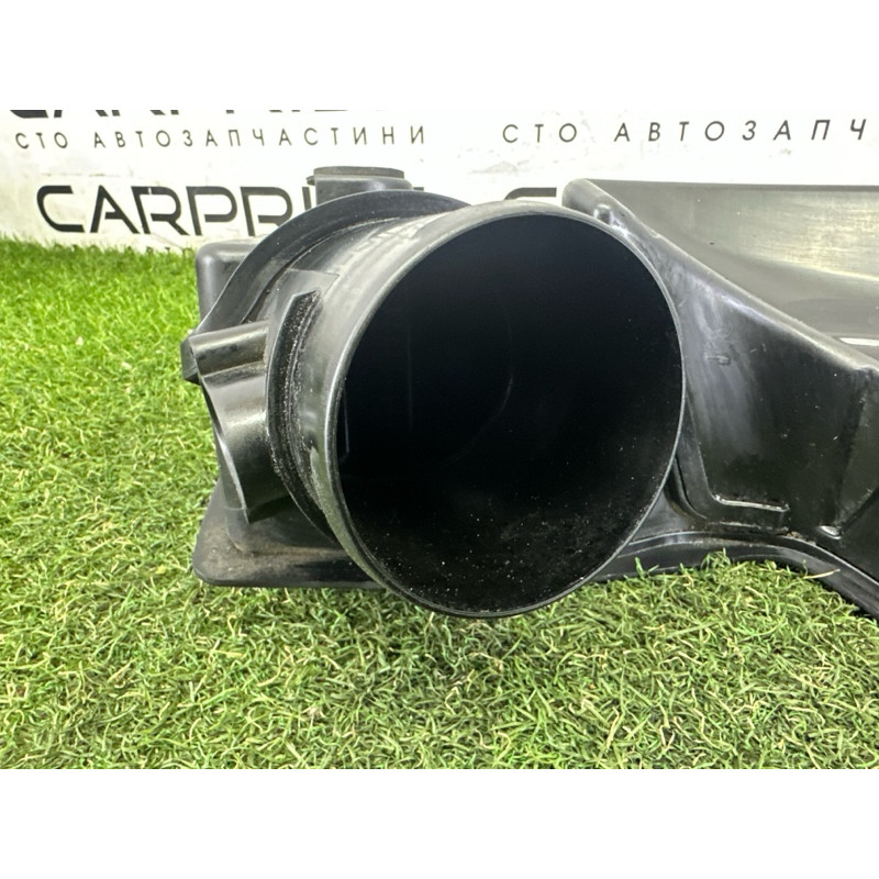 Корпус воздушного фильтра (впускная система) BMW X5 F15 2015 4.4 13717638564