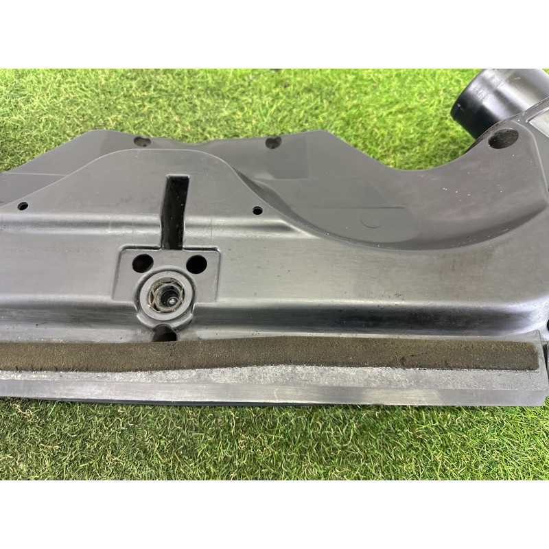 Корпус воздушного фильтра (впускная система) BMW X5 F15 2015 4.4 13717638564