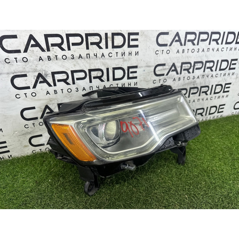 Фара (оптика) Jeep Grand Cherokee WK2 2014 3.0 Diesel 68111000AE