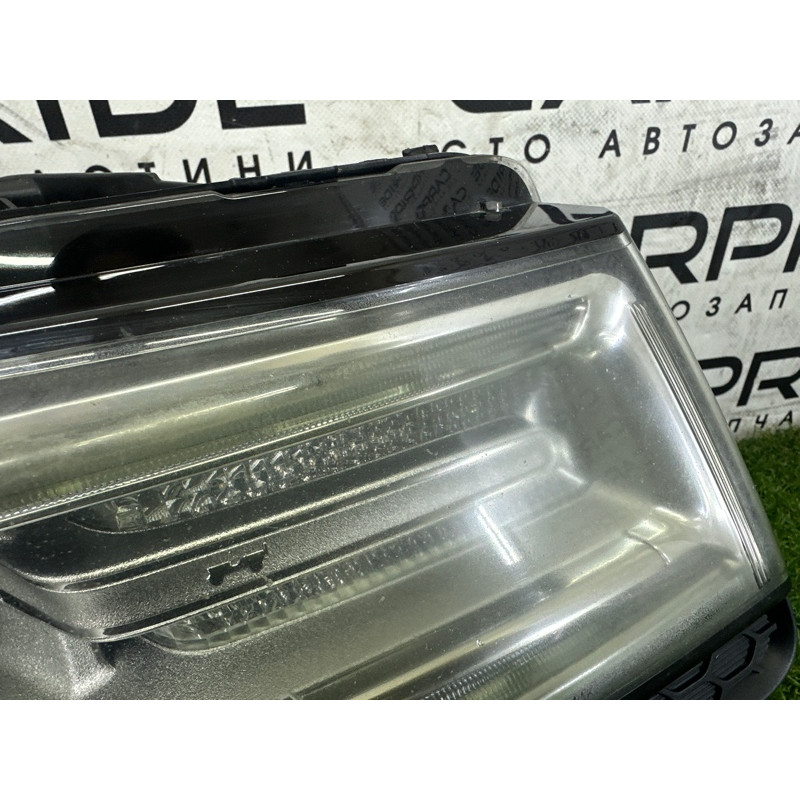 Фара (оптика) Jeep Grand Cherokee WK2 2014 3.0 Diesel 68111000AE