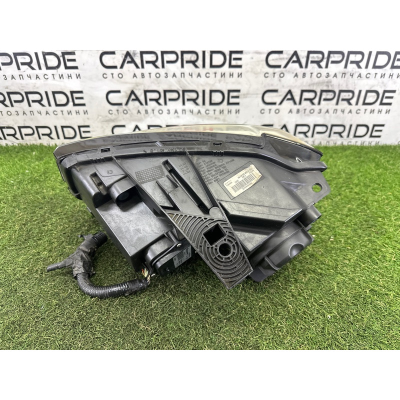 Фара (оптика) Jeep Grand Cherokee WK2 2014 3.0 Diesel 68111000AE