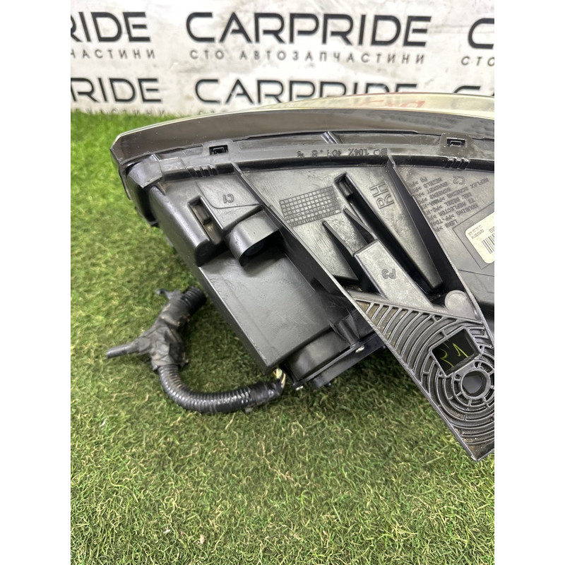 Фара (оптика) Jeep Grand Cherokee WK2 2014 3.0 Diesel 68111000AE