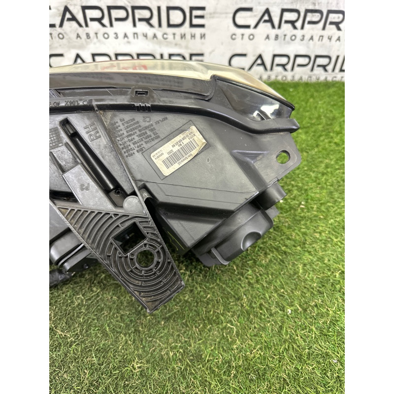 Фара (оптика) Jeep Grand Cherokee WK2 2014 3.0 Diesel 68111000AE