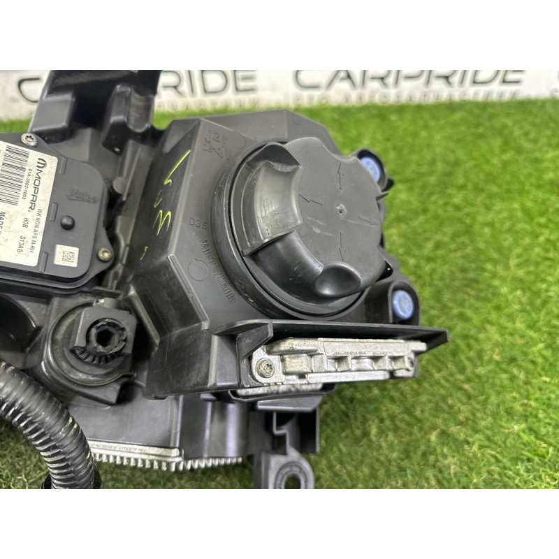 Фара (оптика) Jeep Grand Cherokee WK2 2014 3.0 Diesel 68111000AE