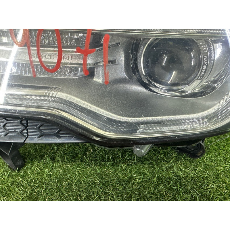 Фара (оптика) Jeep Grand Cherokee WK2 2014 3.0 Diesel 68111001AE