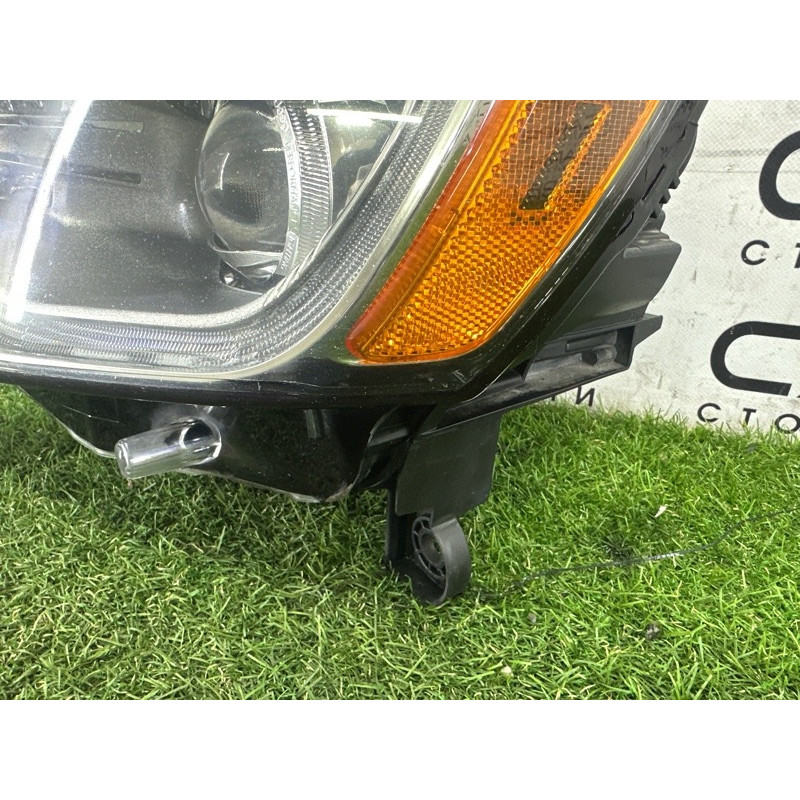 Фара (оптика) Jeep Grand Cherokee WK2 2014 3.0 Diesel 68111001AE