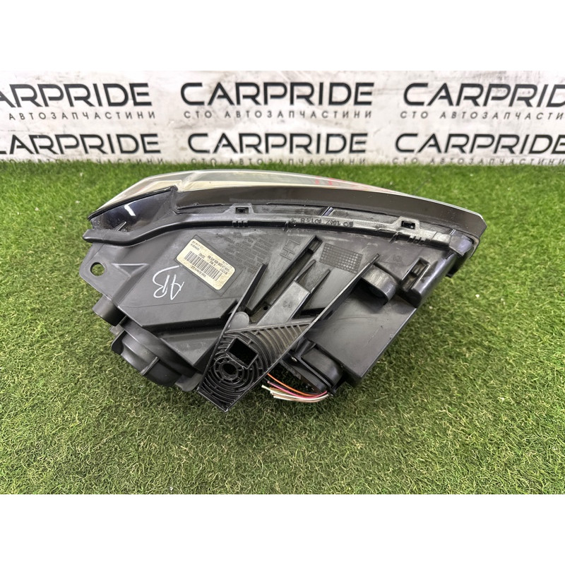 Фара (оптика) Jeep Grand Cherokee WK2 2014 3.0 Diesel 68111001AE