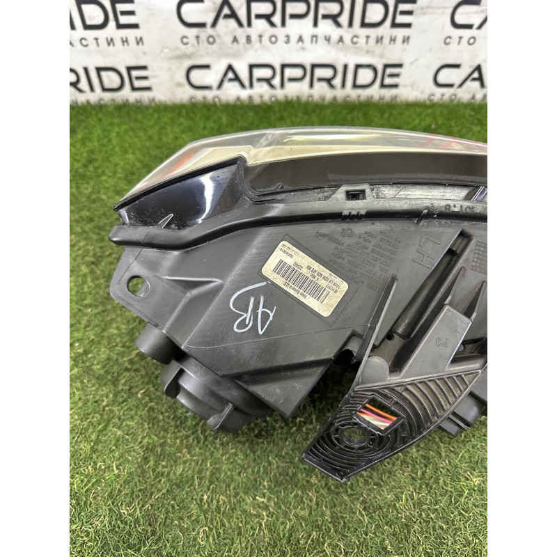 Фара (оптика) Jeep Grand Cherokee WK2 2014 3.0 Diesel 68111001AE