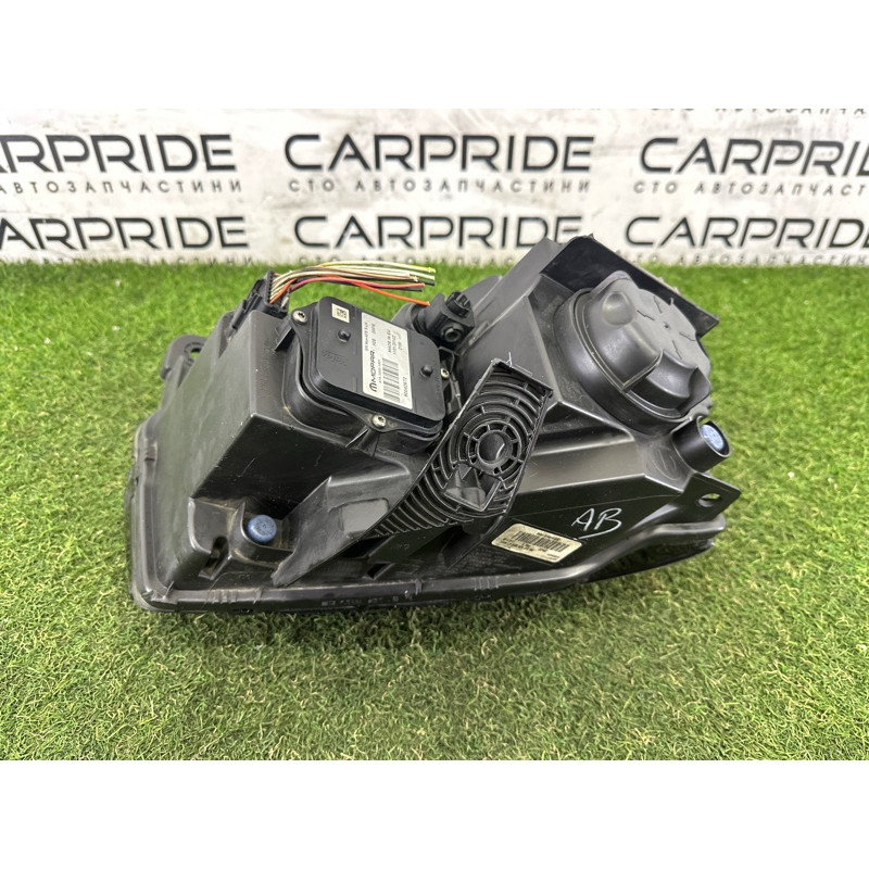 Фара (оптика) Jeep Grand Cherokee WK2 2014 3.0 Diesel 68111001AE