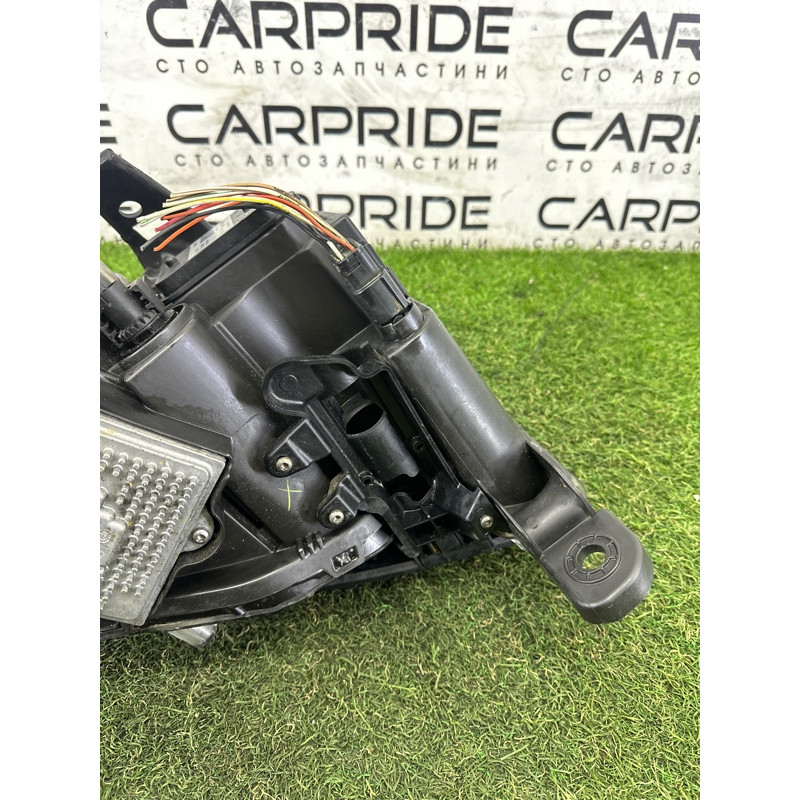 Фара (оптика) Jeep Grand Cherokee WK2 2014 3.0 Diesel 68111001AE