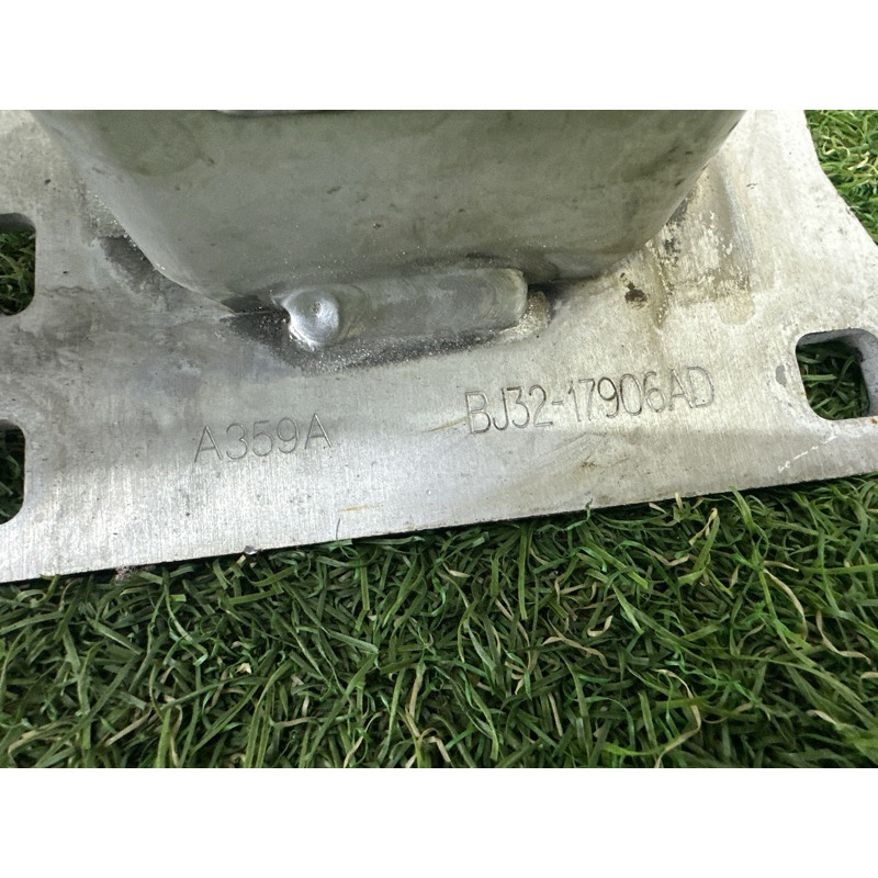 Усилитель бампера (наружные элементы кузова) LAND ROVER Range Rover Evoque L538 2016 2.0 LR066891