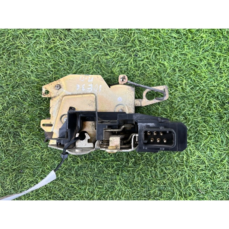 Замок двери (кузов и элементы) BMW 3-series E36 51218122418
