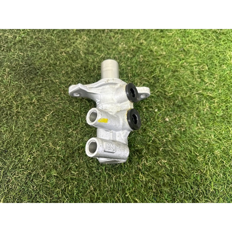 Главный тормозной цилиндр (тормозная система) LAND ROVER Range Rover L405 2016 5.0 LR048138