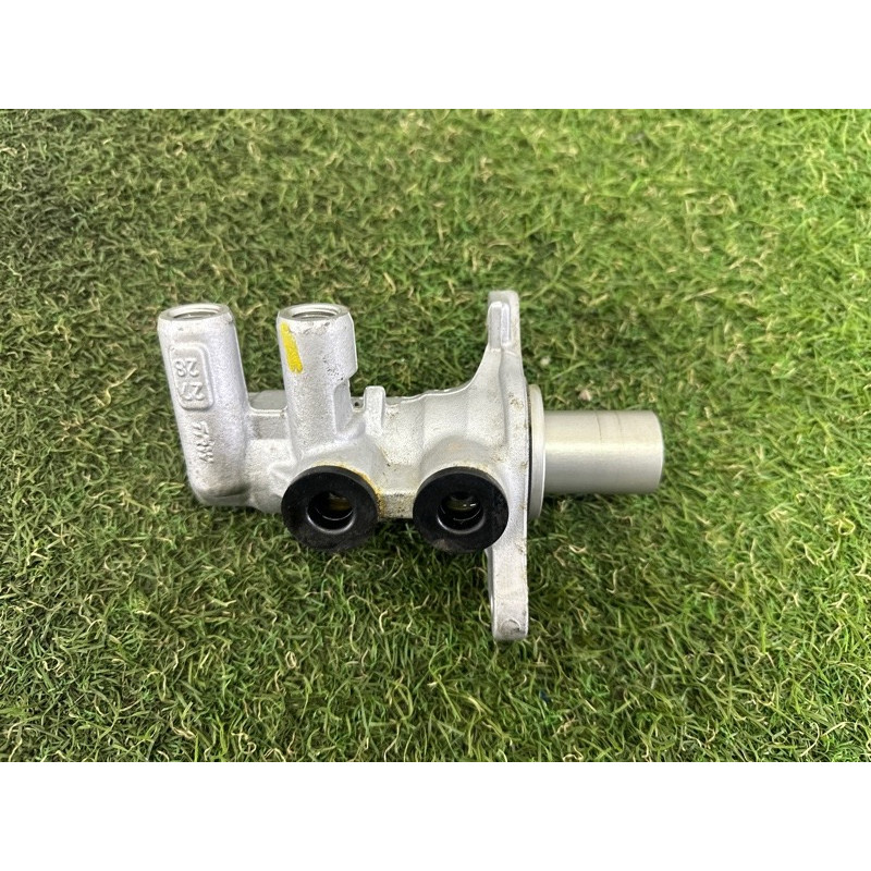 Главный тормозной цилиндр (тормозная система) LAND ROVER Range Rover L405 2016 5.0 LR048138