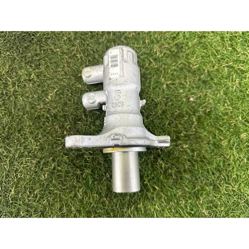 Главный тормозной цилиндр (тормозная система) LAND ROVER Range Rover L405 2016 5.0 LR048138