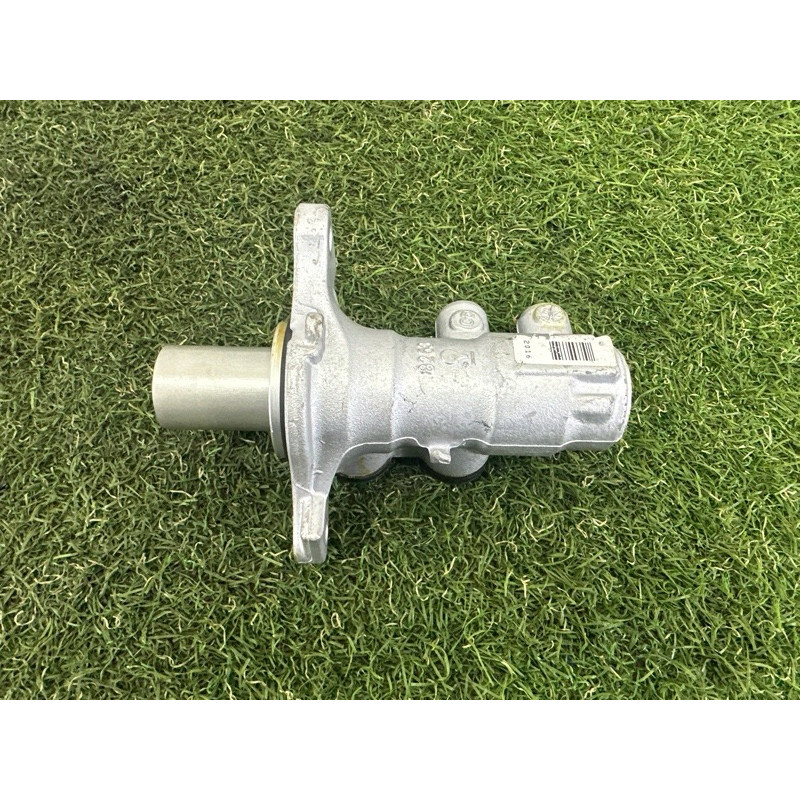 Главный тормозной цилиндр (тормозная система) LAND ROVER Range Rover L405 2016 5.0 LR048138