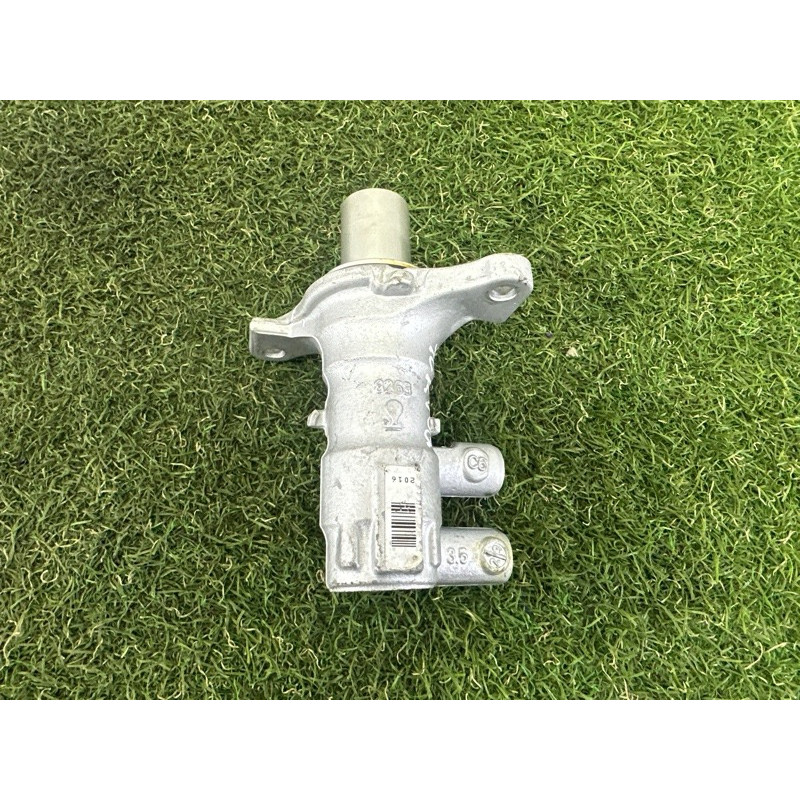 Главный тормозной цилиндр (тормозная система) LAND ROVER Range Rover L405 2016 5.0 LR048138